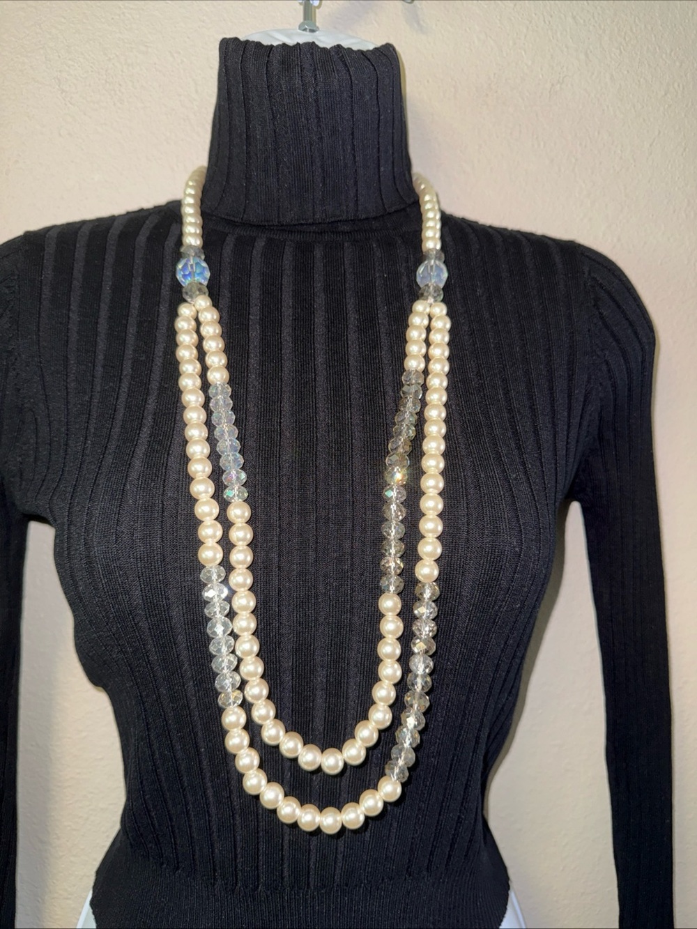 Boutique Faux Pearls Crystal Beads Necklace